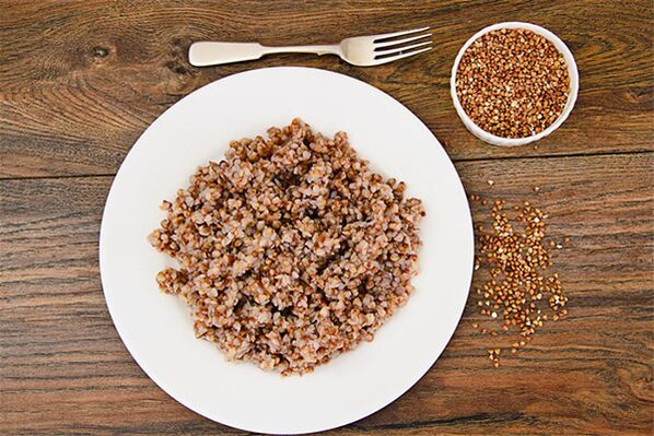 gedämpft Buckwheat op enger Diät