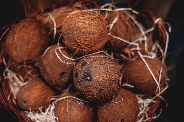 Kokosnoss a Kokosnossueleg fir d'ketogene Ernährung